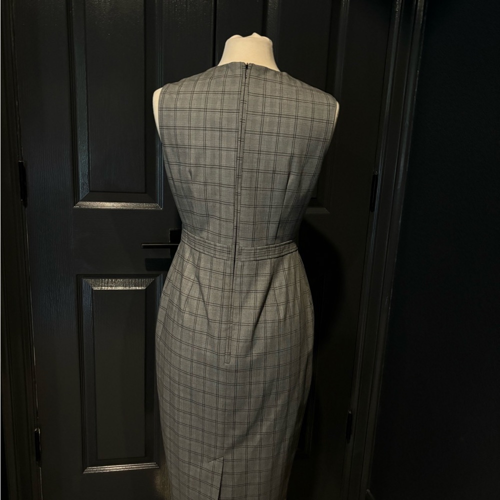 Ted Baker Gray Sleeveless V-Neck Sheath Midi Dress - Picture 3 of 4